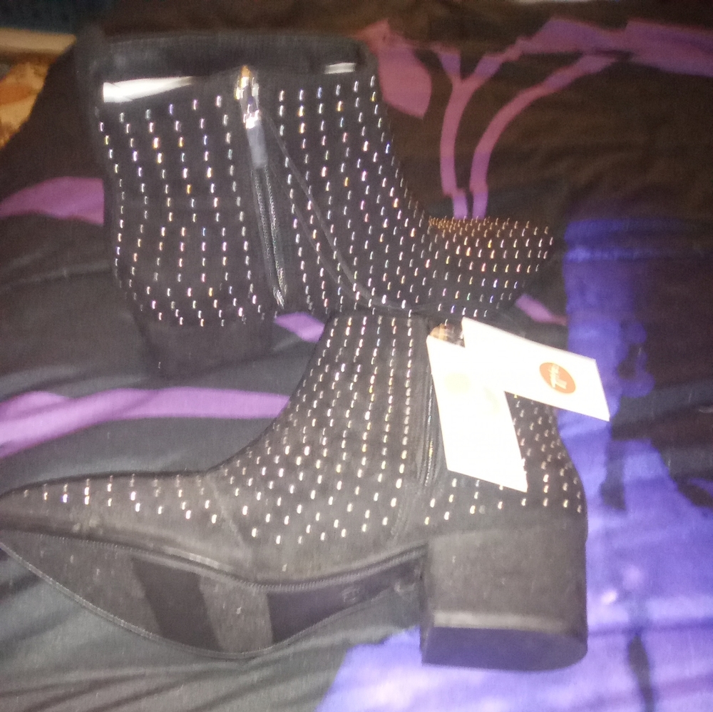 Women's boots size 7.5